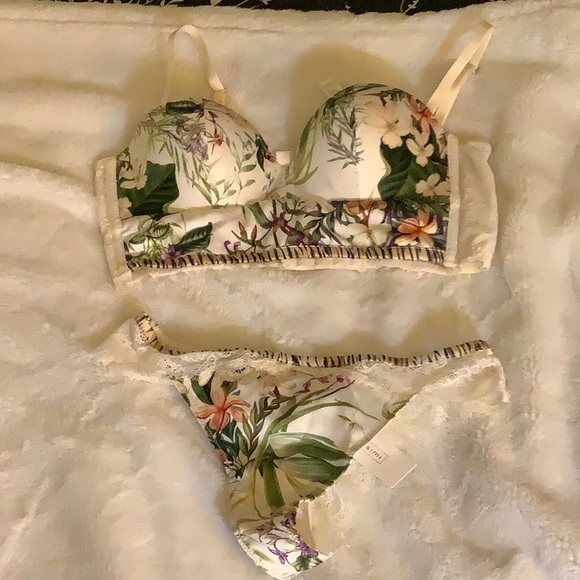 intimissimi Intimates & Sleepwear Intimissimi Bra Set Poshmark
